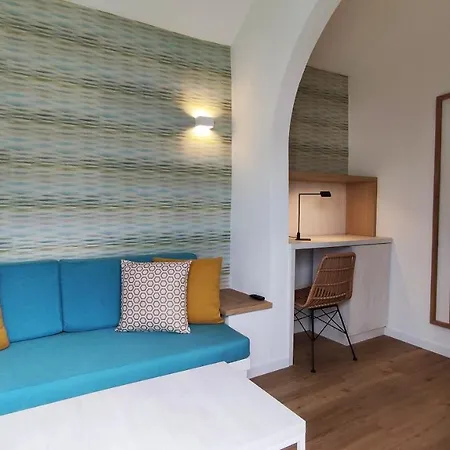 Canary Garden Club 3*