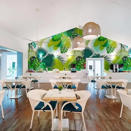 Canary Garden Club 3*