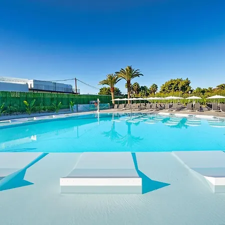 Canary Garden Club 3*