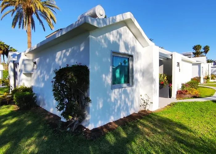 Canary Garden Club 3*