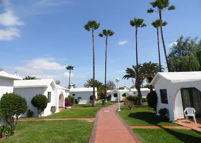 Canary Garden Club 3*