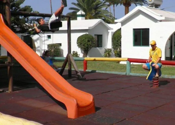 Canary Garden Club 3*