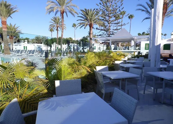 Canary Garden Club 3*